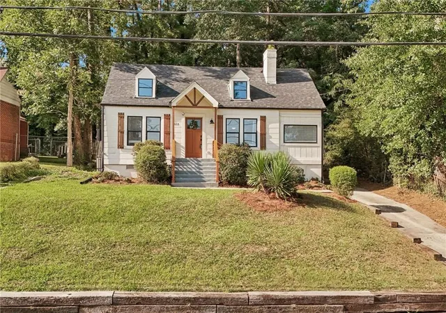 Photo 4 of Sale Pending at 1853 Beecher Rd, Atlanta, GA 30310 | MLS# 7824093 | Listing updated on 2026-09-13