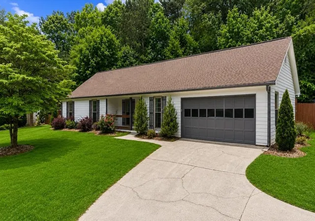 Photo 2 of Single family home for sale at 330 Monivea Ln, Roswell, GA 30075 | MLS# 7827287 | Listing updated on 2026-09-16