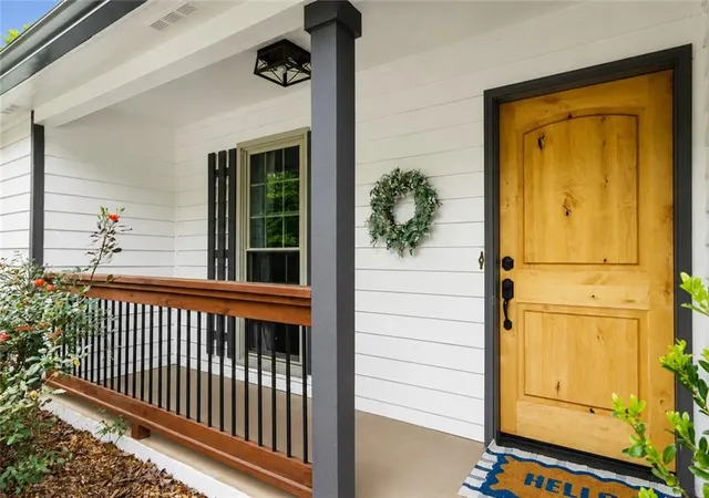 Photo 3 of Single family home for sale at 330 Monivea Ln, Roswell, GA 30075 | MLS# 7827287 | Listing updated on 2026-09-16