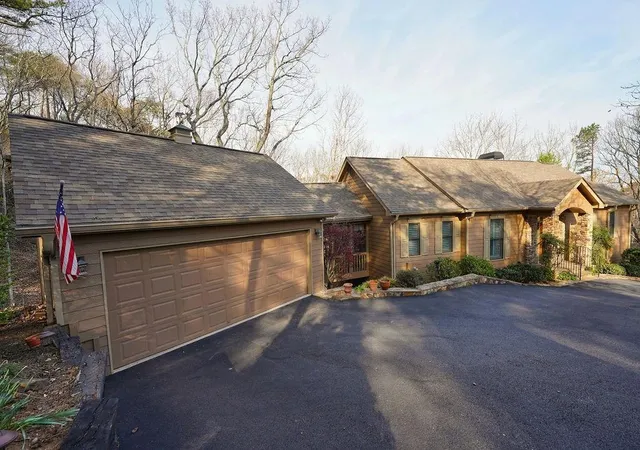 Photo 3 of Single family home for sale at 628 Cherokee Trl, Jasper, GA 30153 | MLS# 7738188 | Listing updated on 2026-09-17