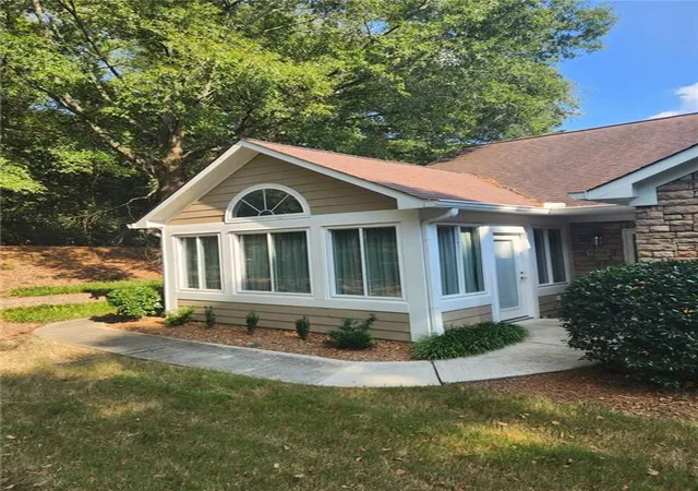 Photo 4 of Sale Pending at 1906 Kolb Farm Cir Sw, Marietta, GA 30008 | MLS# 7649623 | Listing updated on 2026-08-31