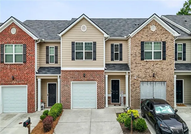 Homes for sale in Lithonia, GA | 6907 Rogers Pt, Lithonia, GA 30058 | MLS# 7786660