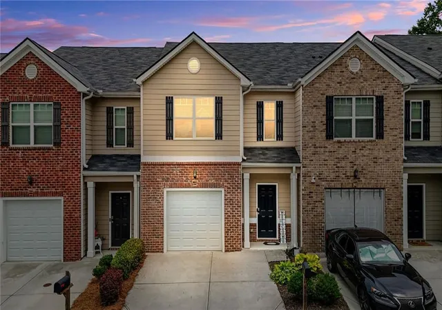 Homes for sale in Lithonia, GA | 6907 Rogers Pt, Lithonia, GA 30058 | MLS# 7786660
