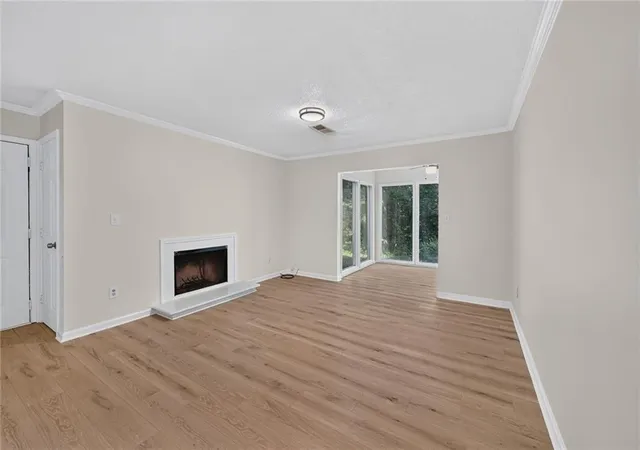 Listing Photo 5 - Condo for sale in building located at 1632 Roanoke Pl SE, Marietta, GA 30067