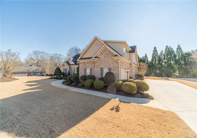 3rd image of 1245 White Columns Dr, Monroe, GA 30656 | MLS# 7789734
