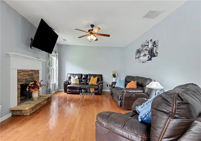 Photo 4 of Single family home for sale at 1128 Bankside Ct, Sugar Hill, GA 30518 | MLS# 7810960 | Listing updated on 2026-09-20