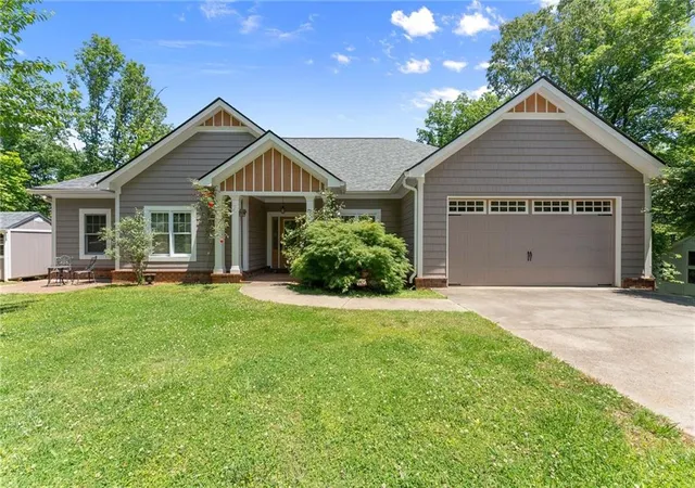 Homes for sale in Dahlonega, GA | 771 Calhoun Rd, Dahlonega, GA 30533 | MLS# 7772437