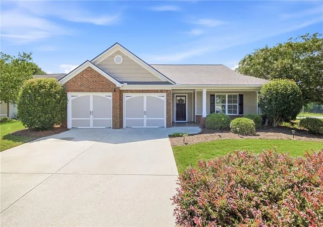 1st image of 304 Victory Cir, Commerce, GA 30529 | MLS# 7825929