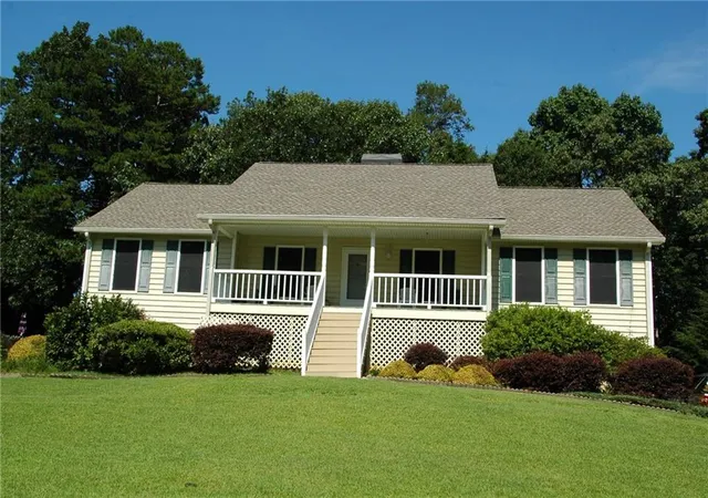 Photo 2 of Single family home for sale at 400 Lambeth Dr, Hiram, GA 30141 | MLS# 7811547 | Listing updated on 2026-08-20