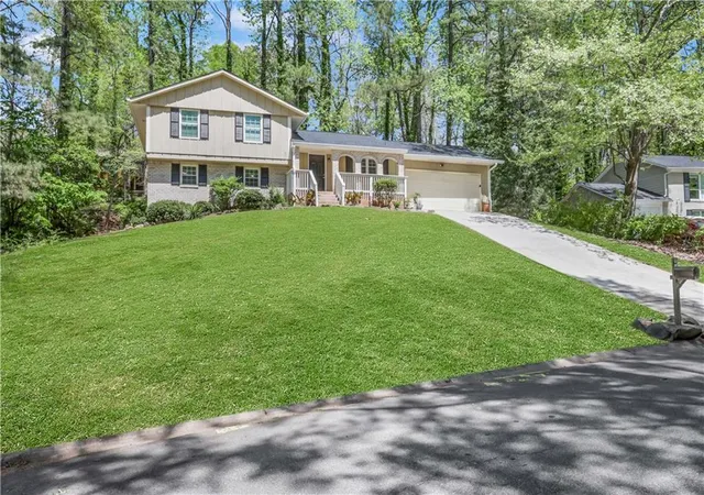 2nd image of 4329 Cedar Ridge Trl, Stone Mountain, GA 30083 | MLS# 7761087
