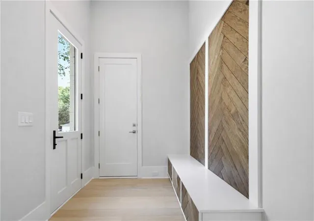 Photo 3 of Single family home for sale at 205 Shady Grv Ln, Alpharetta, GA 30009 | MLS# 7812964 | Listing updated on 2026-09-08