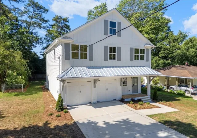 3rd image of 962 Mclinden Ave Se, Smyrna, GA 30080 | MLS# 7793818