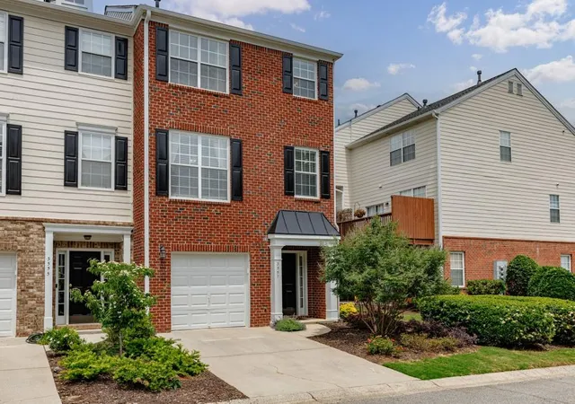 Photo 1 of Townhouse for sale at 3557 Chattahoochee Summit Ln #23, Atlanta, GA 30339 | MLS# 7769150 | Listing updated on 2026-08-24