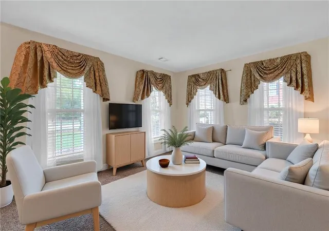 3rd image of 2055 Hickory Station Cir, Snellville, GA 30078 | MLS# 7803846