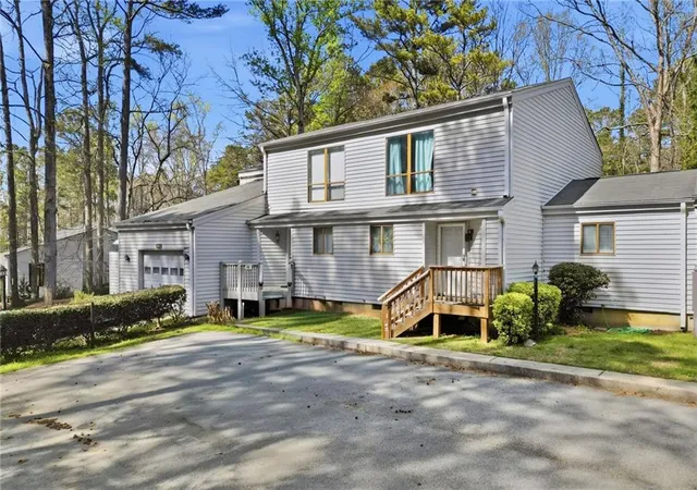 Photo 2 of Sale Pending at 402 Willow Way, Villa Rica, GA 30180 | MLS# 7741537 | Listing updated on 2026-08-31