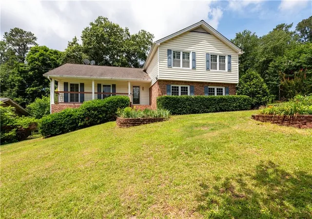 1st image of 721 Dorsey Cir Sw, Lilburn, GA 30047 | MLS# 7793002