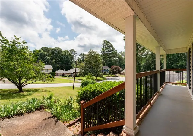 2nd image of 721 Dorsey Cir Sw, Lilburn, GA 30047 | MLS# 7793002