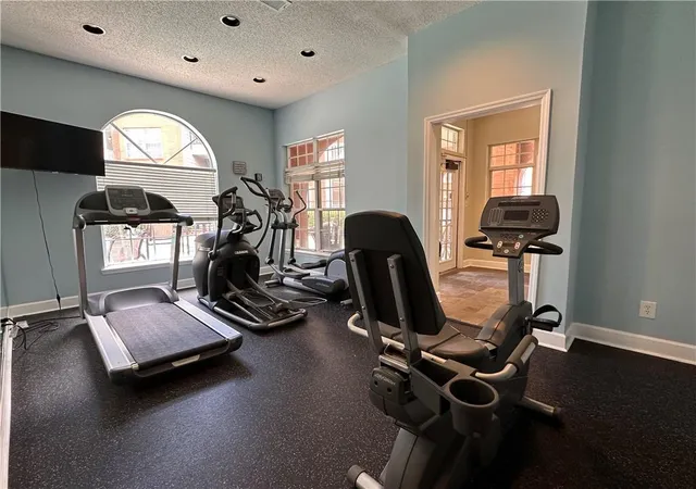 Listing Photo 2 - Condo for sale in building located at 3075 Chastain Park Ct NE, Atlanta, GA 30342 - Unit #