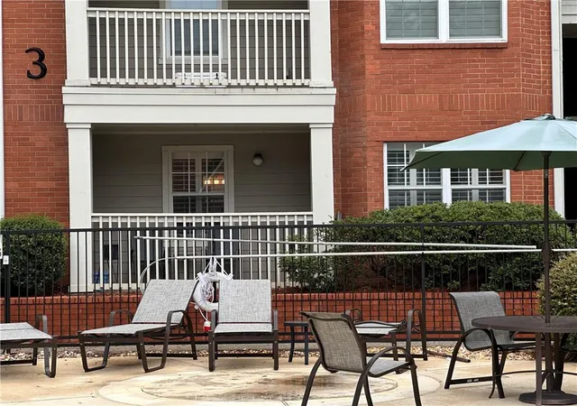 Photo 3 of Sale Pending at 3075 Chastain Park Ct Ne, Atlanta, GA 30342 | MLS# 7801714 | Listing updated on 2026-09-24