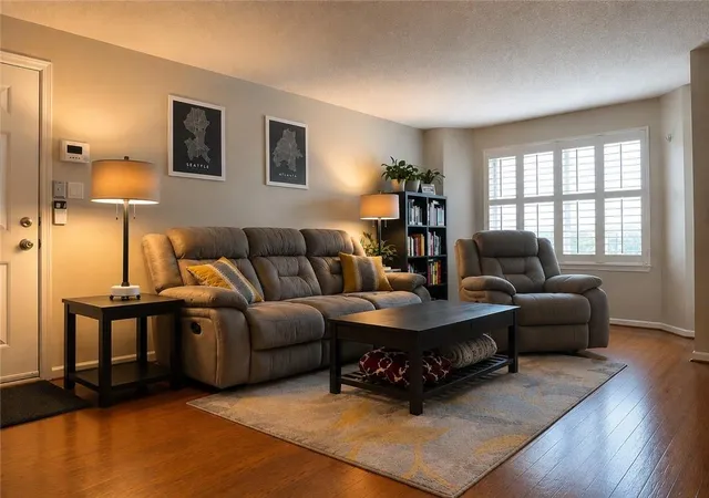 Photo 3 of Sale Pending at 3075 Chastain Park Ct NE, Atlanta, GA 30342 | MLS# 7801714 | Listing updated on 2026-09-24