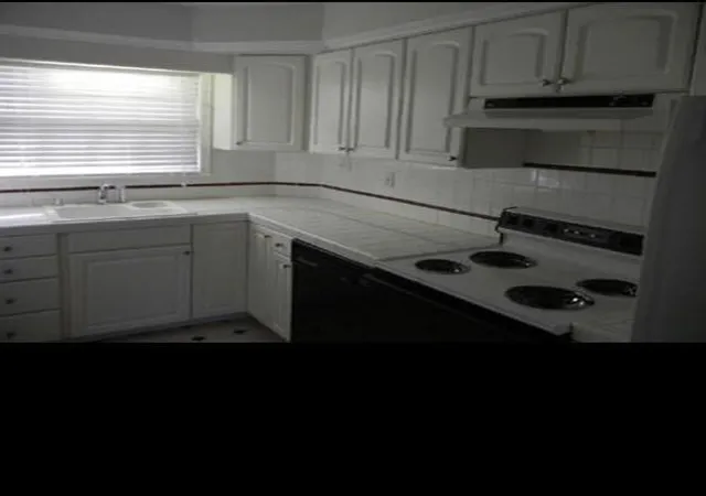 3rd image of 2040 Kings Gate Cir #B, Snellville, GA 30078 | MLS# 7803087