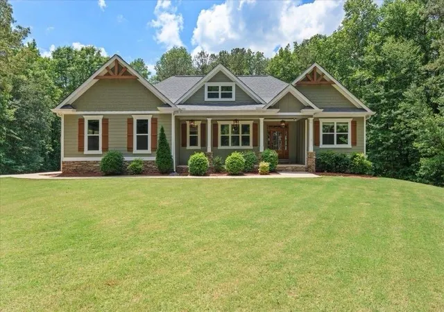 Homes for sale in Roopville, GA | 1001 Glenloch Rd, Roopville, GA 30170 | MLS# 7776407