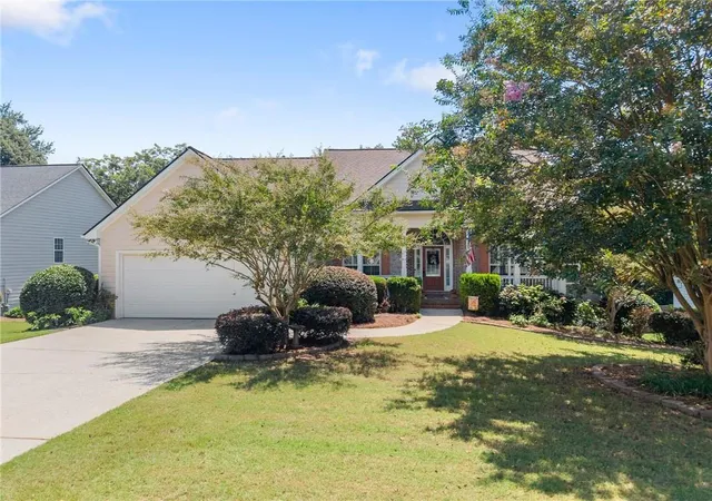 Photo 2 of Single family home for sale at 3819 Walnut Grv Way, Gainesville, GA 30506 | MLS# 7816925 | Listing updated on 2026-09-07