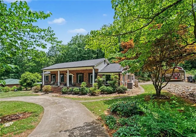 3rd image of 10 Oriole Dr, Cartersville, GA 30121 | MLS# 7772858