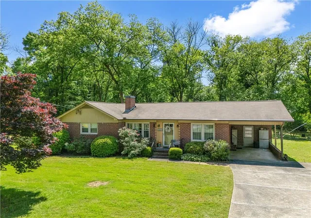 2nd image of 106 E Valley Rd, Rome, GA 30161 | MLS# 7767858