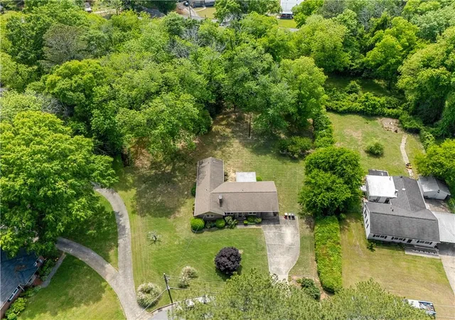 3rd image of 106 E Valley Rd, Rome, GA 30161 | MLS# 7767858