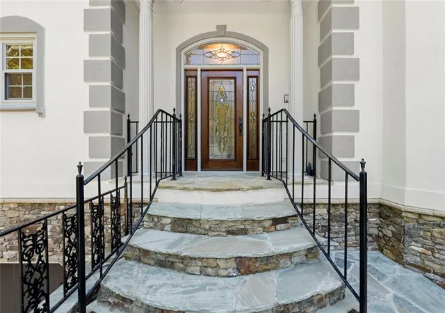 Photo 3 of Sale Pending at 1236 Riversound Ct, Marietta, GA 30068 | MLS# 7820466 | Listing updated on 2026-08-31