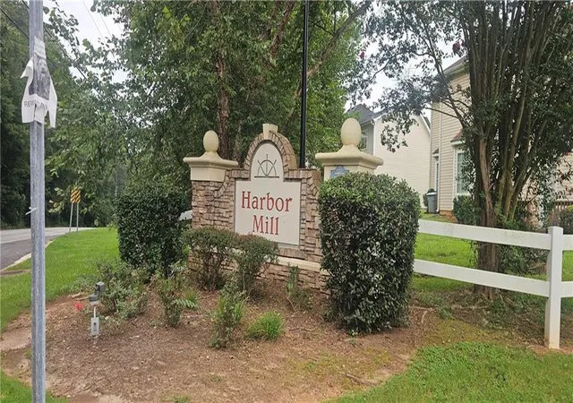 Photo 2 of Single family home for sale at 5690 Ml View Way, Lithonia, GA 30038 | MLS# 7799196 | Listing updated on 2026-08-17