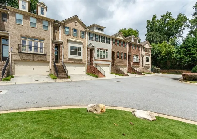 Photo 2 of Sale Pending at 1953 Townsend Ct Ne, Atlanta, GA 30329 | MLS# 7808832 | Listing updated on 2026-10-05