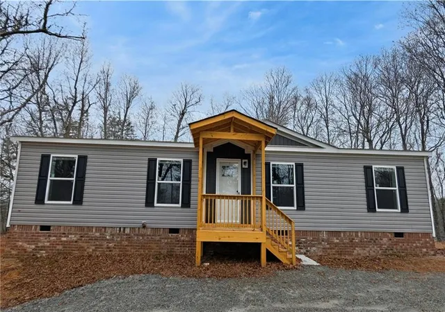 2nd image of 859 Mountain Ridge Dr, Dahlonega, GA 30533 | MLS# 7721417