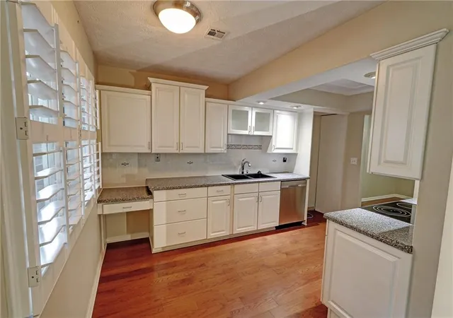 4th image of 6412 Deerings Ln, Peachtree Corners, GA 30092 | MLS# 7822384