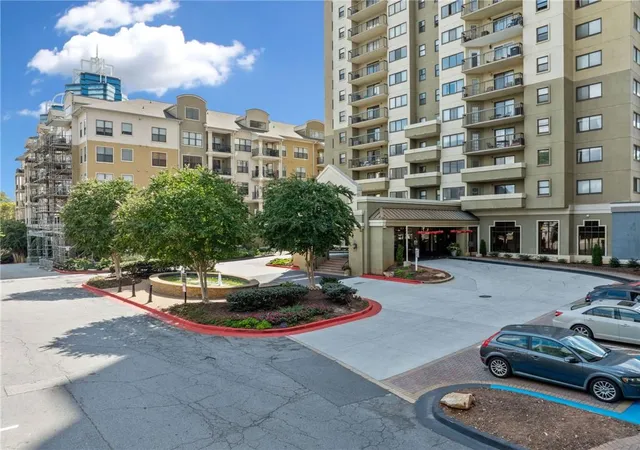 2nd image of 799 Hammond Dr, Sandy Springs, GA 30328