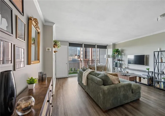 2nd image of 620 Peachtree St Ne #908, Atlanta, GA 30308 | MLS# 7792336