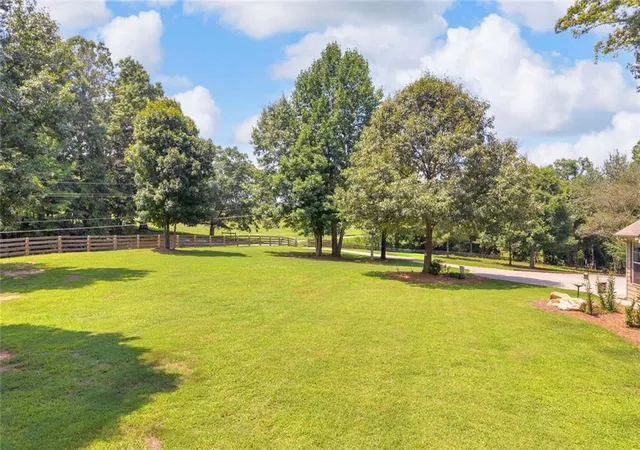 3rd image of 5057 Waterworks Rd, Jefferson, GA 30549 | MLS# 7816972