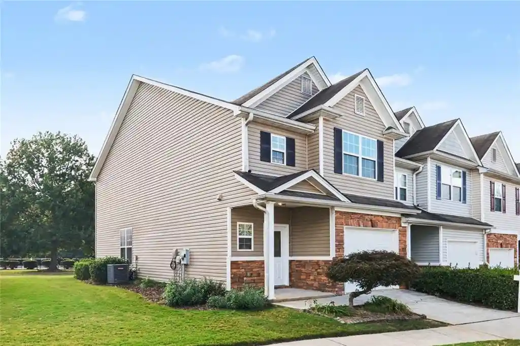 Townhouse for sale at 4661 Beacon Ridge Ln, Flowery Branch, GA 30542 | MLS# 7861231