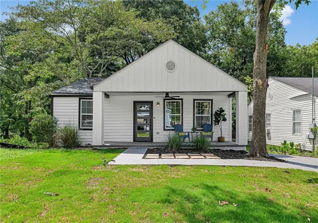 Photo 2 of Sale Pending at 1379 Gault St Se, Atlanta, GA 30315 | MLS# 7824177 | Listing updated on 2026-09-14