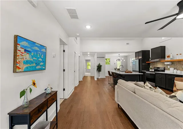 Photo 3 of Sale Pending at 1379 Gault St SE, Atlanta, GA 30315 | MLS# 7824177 | Listing updated on 2026-09-14
