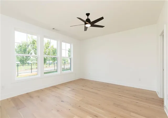 Photo 4 of Townhouse for sale at 5000 Hartwell Pl, Alpharetta, GA 30009 | MLS# 7815076 | Listing updated on 2026-09-16