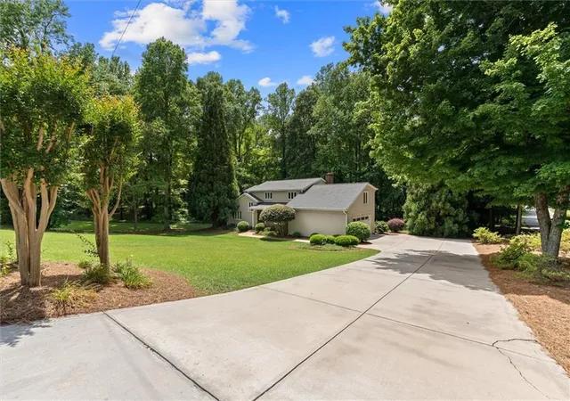 2nd image of 136 S Ole Hickory Trl S, Carrollton, GA 30117 | MLS# 7770352