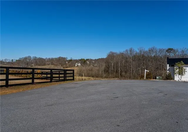 3rd image of 5170 Howard Rd, Cumming, GA 30040 | MLS# 7740422