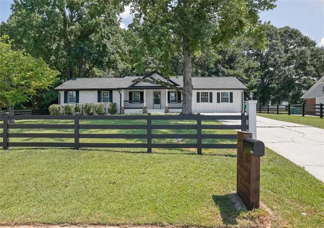 3rd image of 1686 Norton Estates Dr, Snellville, GA 30078 | MLS# 7653794