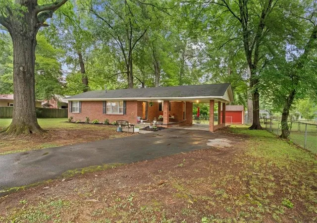 Homes for sale in Calhoun, GA | 205 Rips Rd, Calhoun, GA 30701 | MLS# 7801390