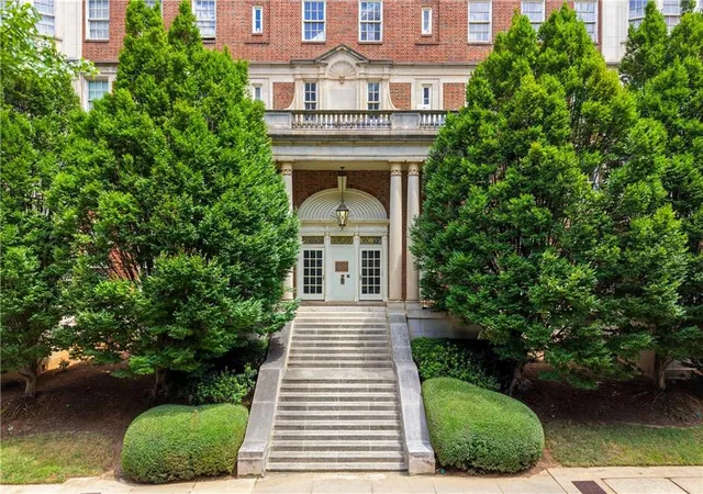 Listing Photo 1 - Condo for sale in building located at 30 5Th St Ne, Atlanta, GA 30308 - Unit #1008