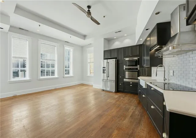 Listing Photo 4 - Condo for sale in building located at 30 5Th St Ne, Atlanta, GA 30308 - Unit #1008