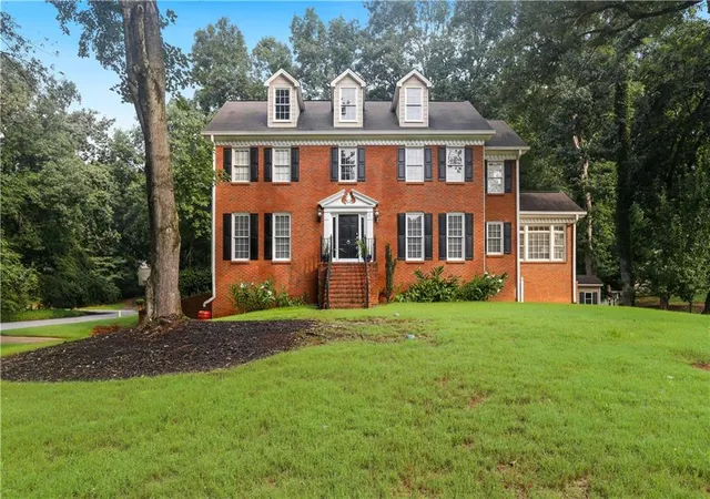 2nd image of 1575 Thoreau Dr, Suwanee, GA 30024 | MLS# 7812312