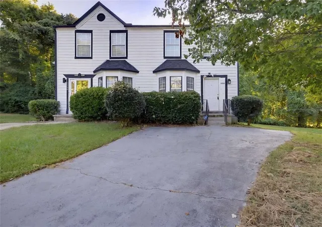 Photo 2 of Sale Pending at 3202 Kingswood Pl, Decatur, GA 30034 | MLS# 7824558 | Listing updated on 2026-10-03